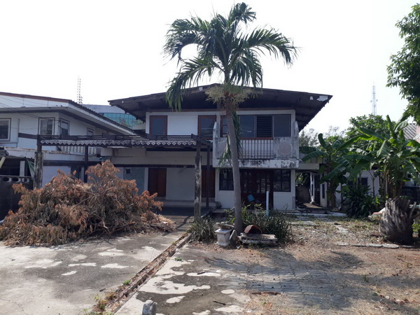 ขายบ้าน - ขายบ้านเดี่ยว 2 ชั้น เนื้อที่ 114 ตารางวา ซอยติวานนท์ 21 ใกล้กรมการขนส่ง นนทบุรี