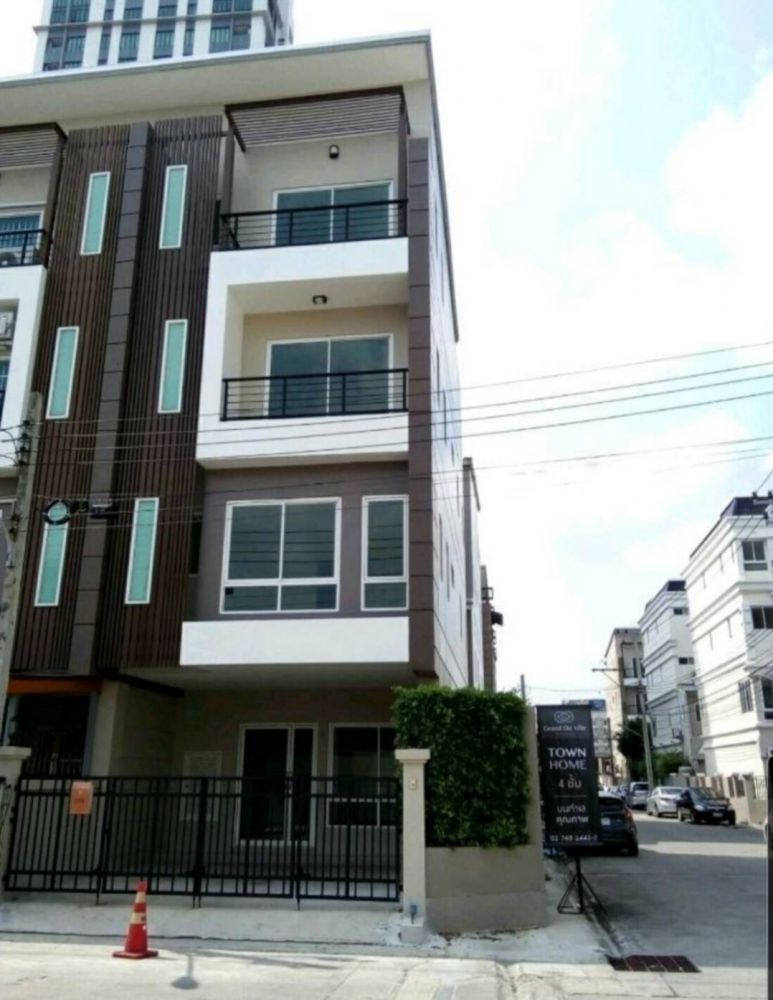 ขายทาวน์เฮาส์ - ขายทาวน์โฮม4 ชั้น หมู่บ้านแกรนด์ เดอวิลล์ ประเวศ