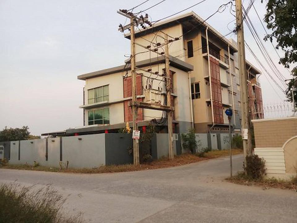 ขายที่ดิน - ขายสำนักงาน 5ชั้น จอดรถในอาคาร22คัน มีลิฟต์ อยู่ในซอยร่วมมิตรพัฒนา แยก 6 ใกล้ 5แยกวัชรพล ถนน วัชรพล แขวง ท่าแร้ง เขตบ