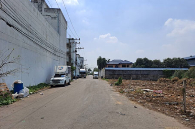 ขายที่ดิน - ขายที่ดิน จ.สมุทรสาคร เป็นโฉนดที่ดิน 2 แปลงพร้อมโอน ราคา ตรว.ละ 20,000 บาท พื้นที่สีม่วง 2 ไร่ 3 งาน 26 ตร