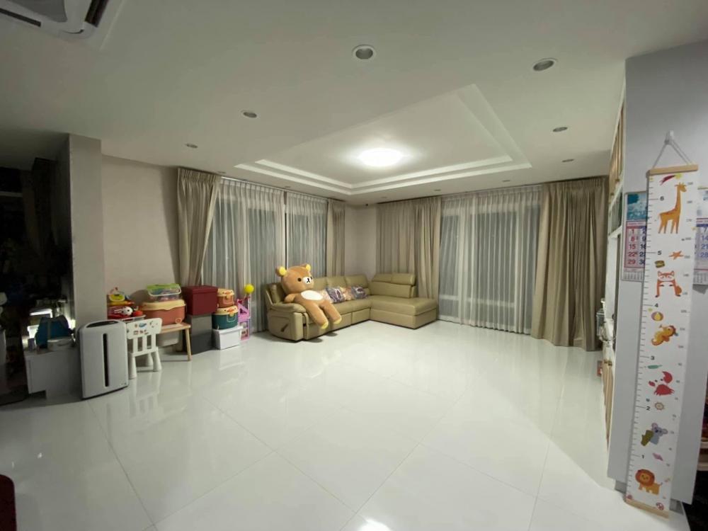 ขายบ้าน - ขายหมู่บ้าน The Gallery House Patternซอย ลาดพร้าว 1 แยก 31