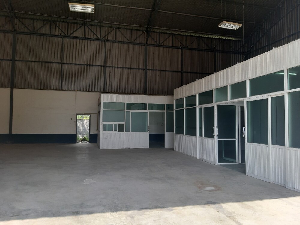 ให้เช่าโรงงาน / โกดัง - โกดังให้เช่า คลังสินค้าให้เช่า พร้อมสำนักงาน ถนนเลียบมอเตอร์เวย์พระราม 9