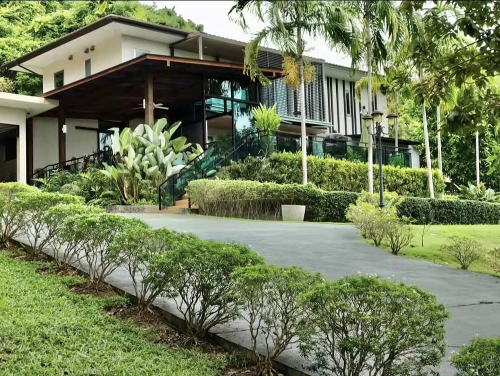 ขายบ้าน - ขายบ้านเนินเขาพัทยา โครงการโอเชี่ยนวิว บางเสร่ บ้านบนเนินเขามองเห็นวิวทะเล ฮวงจุ้ยดี ใกล้หาดบางเสร่ สัตหีบ