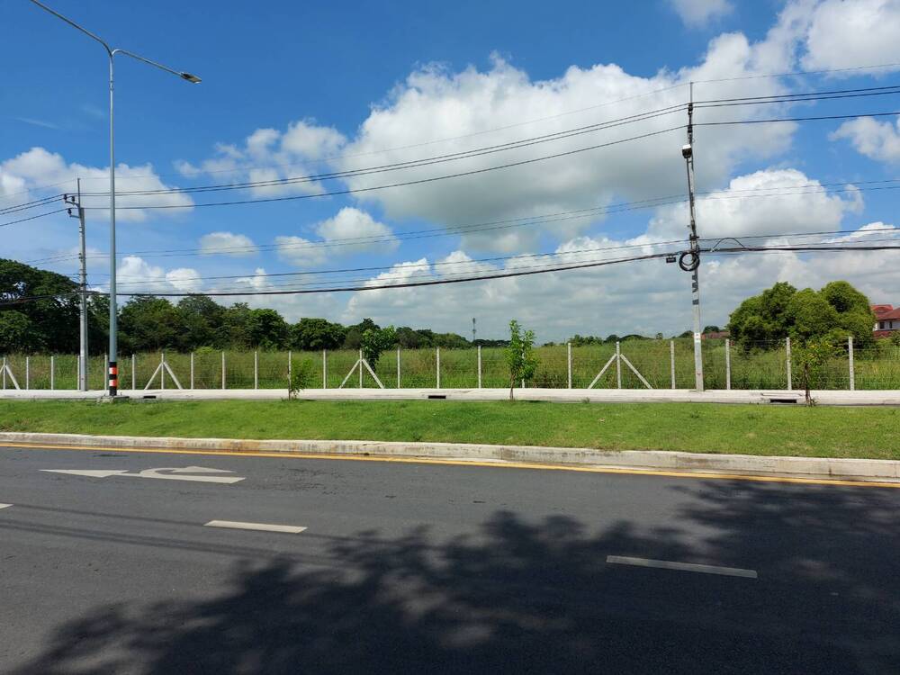 ขายที่ดิน - ขายที่ดินติดถนนไมตรีจิต 5 ไร่ครึ่ง เพียงไร่ละ 8 ล้าน ใกล้โรงพยาบาลคลองสามวา และ สน.นิมิตรใหม่