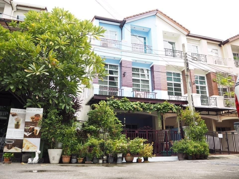 ขายทาวน์เฮาส์ - ขายทาวน์โฮม ซอย สุขุมวิท 52 ขนาด 28 ตารางวา 3 ห้องนอน 4 ห้องน้ำ