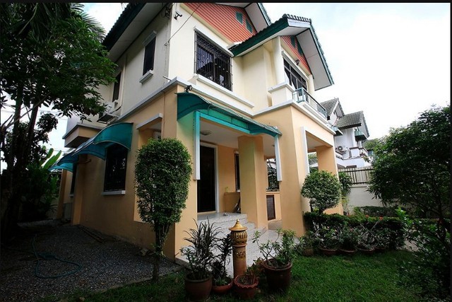 ให้เช่าบ้าน - ให้เช่าบ้านเดี่ยว 4 ห้องนอน 2 ห้องน้ำ นวมินทร์ 74 ใกล้สวนสาธารณะ Chocolate Ville