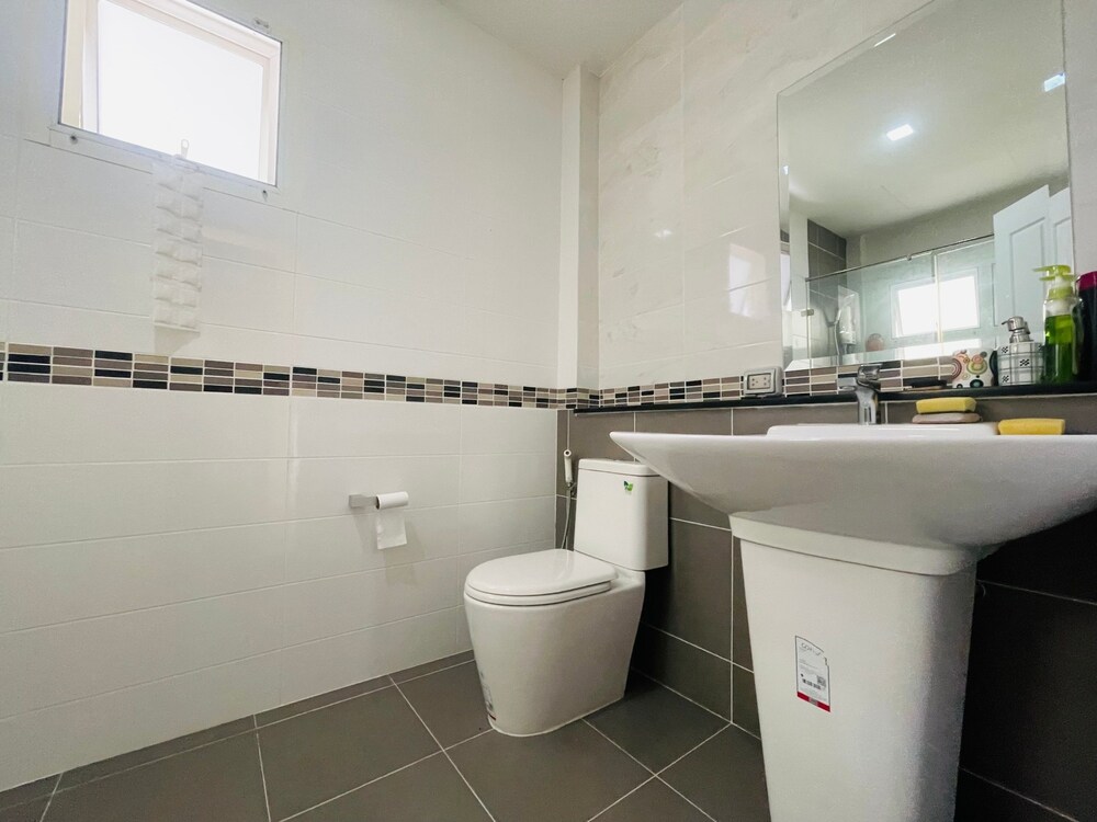 ขายบ้าน - ขายบ้านเดี่ยว สไตล์โมเดิร์นล้านนาโซนสันผีเสื้อ อำเภอเมือง เชียงใหม่ วงแหวนรอบ 3 พื้นที่ 83.2 ตรว.