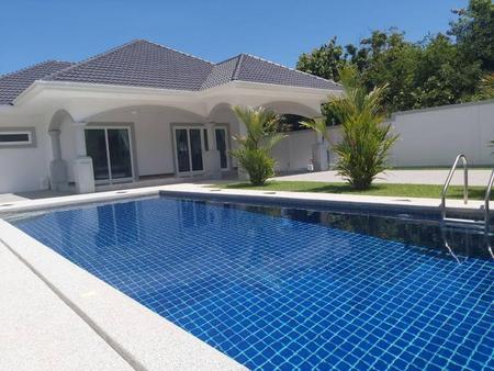 ขายบ้าน - ขายหรือให้เช่าบ้านพูลวิลล่า มีสระว่ายน้ำ พัทยา 141 ตรว. 7.5 ล้านบาท