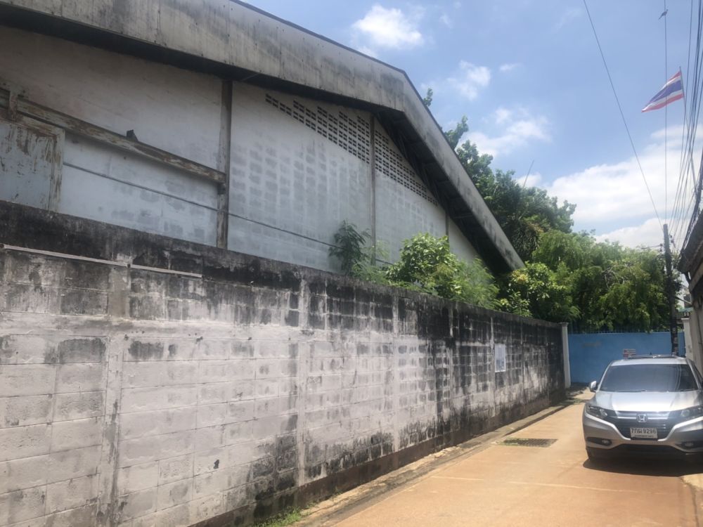 ให้เช่าโรงงาน / โกดัง - ขาย และ ให้เช่า โกดัง ย่านบางขุนเทียน พระราม 2ซอย 23 อยู่ในใจกลางสำคัญ เข้าออกง่าย ได้หลายเส้นทาง ใกล้ถนน พระราม 2