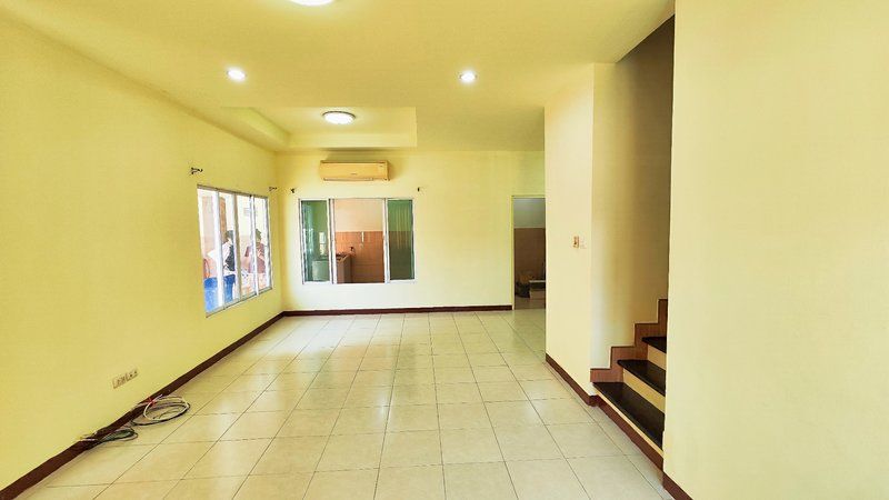 ขายทาวน์เฮาส์ - ทาวน์เฮ้าส์ หมู่บ้านภัทรไพรเวท 2 หลังริม ถนนปทุมธานี-สามโคก ใกล้ศูนย์ราชการเมืองปทุมธานี ต.สามโคก อ.สามโคก ปทุมธานี