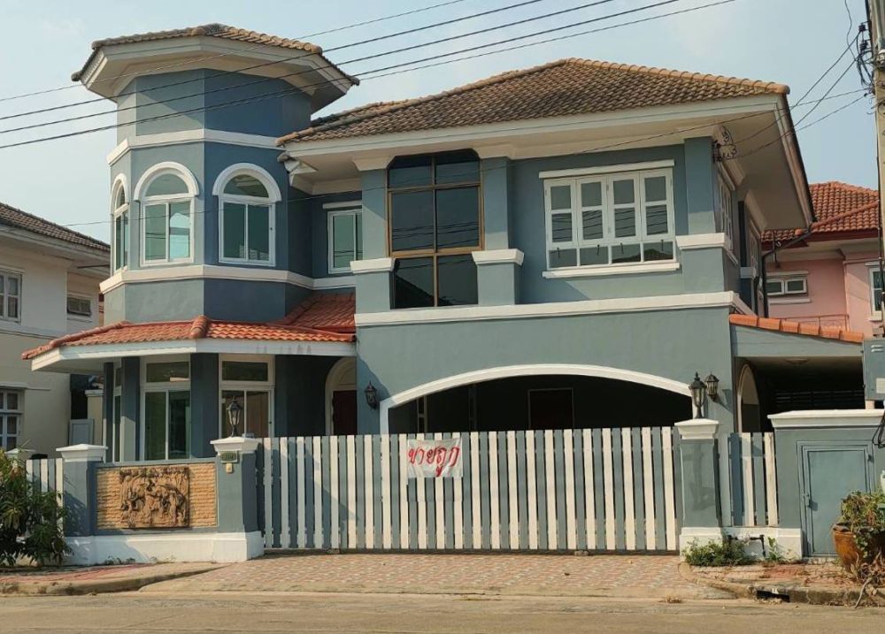 ขายบ้าน - บ้านเดี่ยวสองชั้น ดีไซน์หรูราคาพิเศษ (ต่ำกว่าทุน) หมู่บ้านภัสสร1