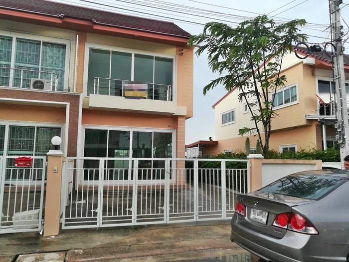 ขายบ้าน - ขายบ้านทาวน์โฮม 2 ชั้น ห้องหัวมุม บ้านสวยทำเลดี กรุงเทพ