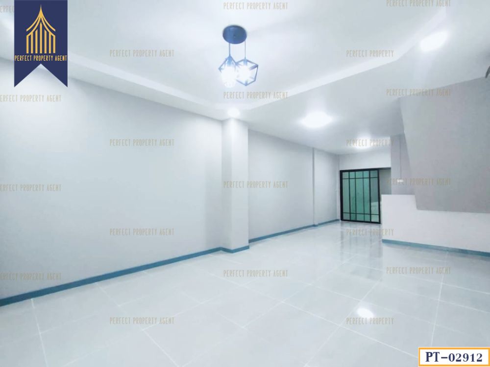 ขายทาวน์เฮาส์ - ทาวน์เฮ้าส์ นันทนาการ์เด้น 2 ท่าอิฐ-รัตนาธิเบศร์ นนทบุรี รีโนเวท พร้อมเข้าอยู่