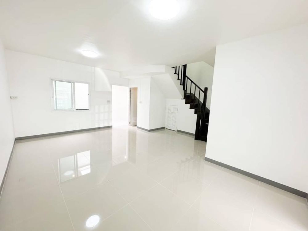 ขายทาวน์เฮาส์ - บ้านสวยมาใหม่ ทาวน์เฮ้าส์ 2 ชั้น หมู่บ้านพฤกษา30 บางบัวทอง นนทบุรี