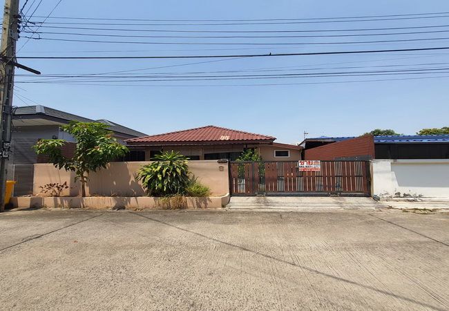 ขายบ้าน - ขายบ้านเดี่ยว หมู่บ้านมิตรประชา ซอยติวานนท์-ปากเกร็ด 46(มิตรประชา 27) มีสระว่ายน้ำ