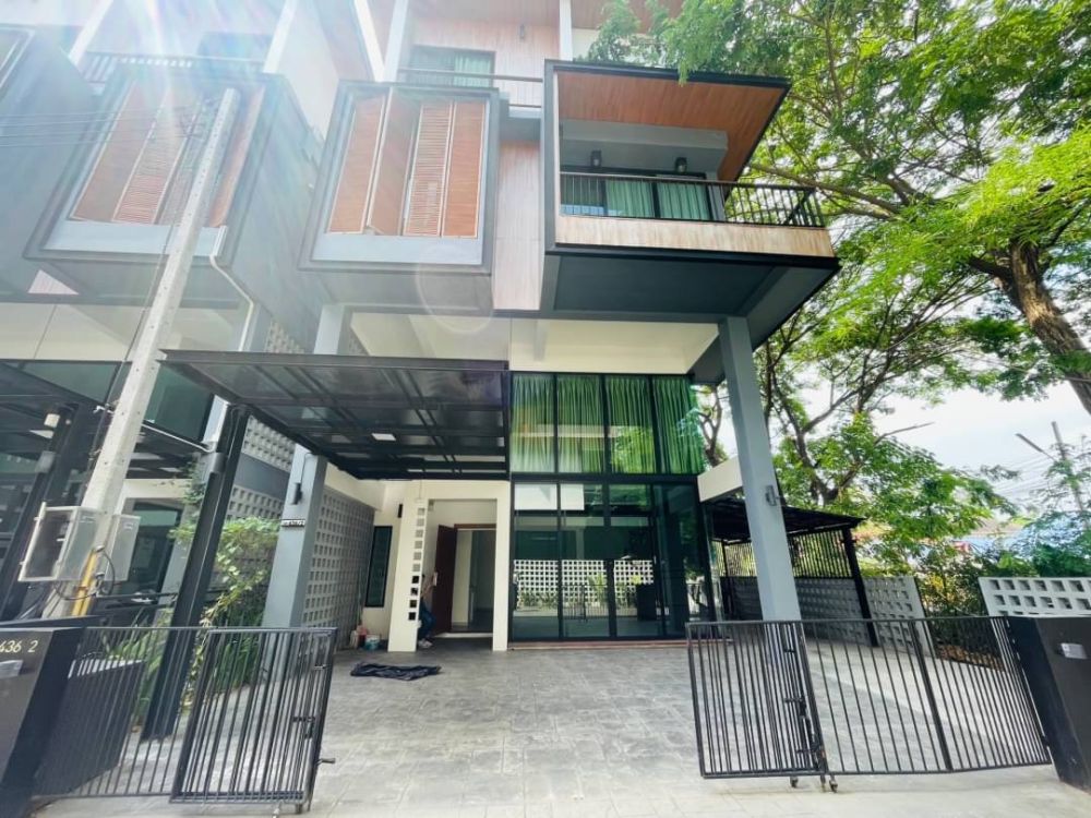 ขายอาคารพาณิชย์ / สำนักงาน - Sale Home Office 4 ชั้น วงแหวนรอบสอง ใกล้ศูนย์ราชการ พร้อมกับวิวดอยสุเทพ เชียงใหม่ ตั้งอยู่ ตำบลสันผีเสื้อ อำเภอเมือง เชียงใหม่ วงแหวนรอบสอง