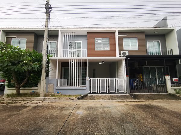 ขายทาวน์เฮาส์ - ทาวน์เฮ้าส์ 2 ชั้น หมู่บ้านอารียา เดอะคัลเลอร์ส วงแหวน รามอินทรา ใกล้สวน มินิมอล บ้านมือสอง รีโนเวท พร้อมอยู่ หทัยราษฎร์ แฟชั่นไอส์แลนด์