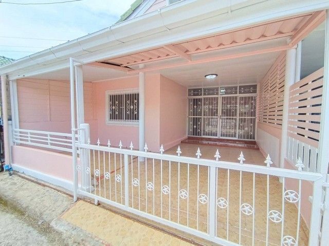 ขายทาวน์เฮาส์ - หมู่บ้าน ศักดิ์ทิพย์ 1 ใกล้เซเว่น เซ็นทรัลระยอง น้ำไม่ท่วม ผ่อน 6000