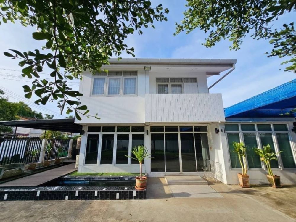 ขายบ้าน - บ้านรีโนเวทใหม่ทั้งหลังวัสดุเกรดพรีเมี่ยม ใกล้มหาวิทยาลัยเชียงใหม่ เพียง 1 นาที