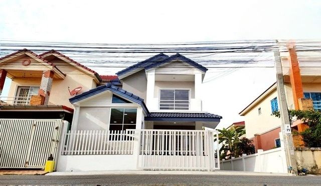 ขายบ้าน - หมู่บ้านสิวารัตน์ 9 บ้านแฝด ถนนเมนโครงการ บ้านรีโนเวทสวยพร้อมอยู่