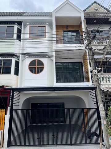 ขายทาวน์เฮาส์ - จริงใจวิลเลจ รัตนาธิเบศร์ (ซอยเรวดี) บ้านมือสองตกแต่งใหม่ 3 ชั้น