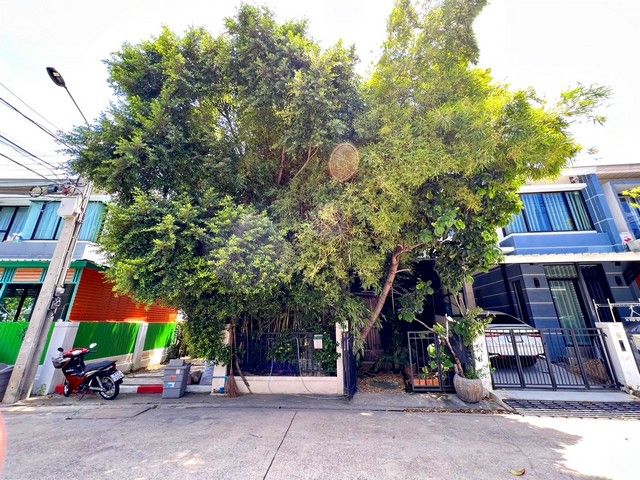 ขายทาวน์เฮาส์ - ขายทาวน์โฮม หมู่บ้าน เดอะวิลล่า บางบัวทอง หลังมุม หน้าบ้านไม่ชนใคร