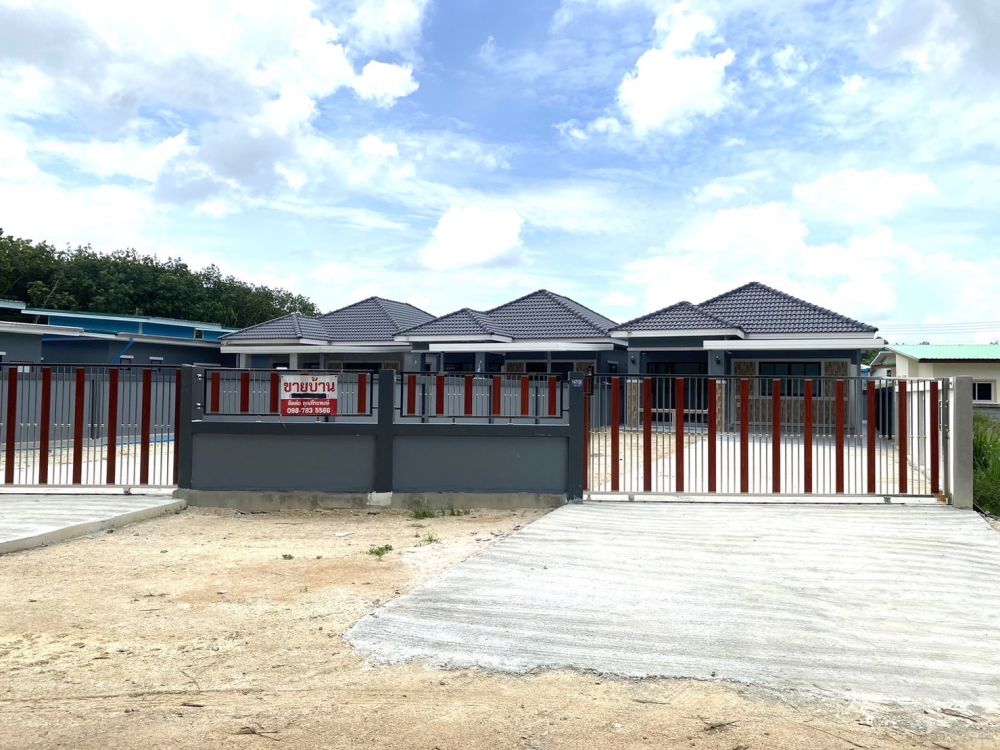 ขายบ้าน - บ้านสร้างใหม่ หลายขนาด โครงการ ป.รุ่งเรืองทรัพย์ นิคมพัฒนา ซ.9 วัดหนองระกำ อ.นิคมพัฒนา จ.ระยอง