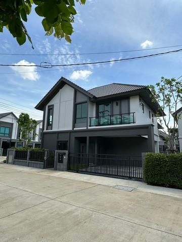 ขายบ้าน - ขายบ้านเดี่ยว 53.25 ตรว.โครงการแกรนด์ บริทาเนีย นนทบุรี สเตชั่น ใกล้ถนนรัตนาธิเบศร์