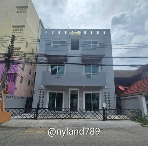 ขายอพาร์ทเม้นท์ / โรงแรม - ขายอพาร์ทเมนท์เยื้องฟิวเจอร์พาร์ครังสิต ต.ประชาธิปัตย์ อ.ธัญบุรี จ.ปทุมธานี ปากซอยมีตลาดนัดทุกวัน และเซเว่น