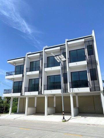 ขายทาวน์เฮาส์ - ขายทาวน์โฮมหรู 3 ชั้น โครงการใหม่ ฮันนี่โฮม ศรีราชา ชลบุรี