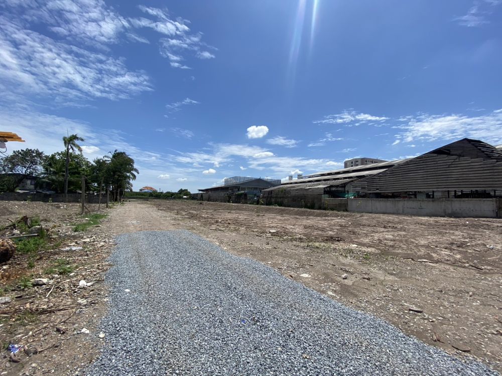 ขายที่ดิน - ขายที่ดิน 13 ไร่ ติดถนนรามอินทรา ใกล้รถไฟฟ้าสถานีลาดปลาเค้า เขตบางเขน