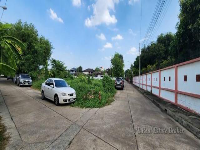 ขายที่ดิน - ขายที่ดินเนื้อที่ 877 ตารางวา ซอยลาดพร้าว 101 แยก 7 ใกล้สถานี BTS สีเหลืองสถานีลาดพร้าวประมาณ700 ม.