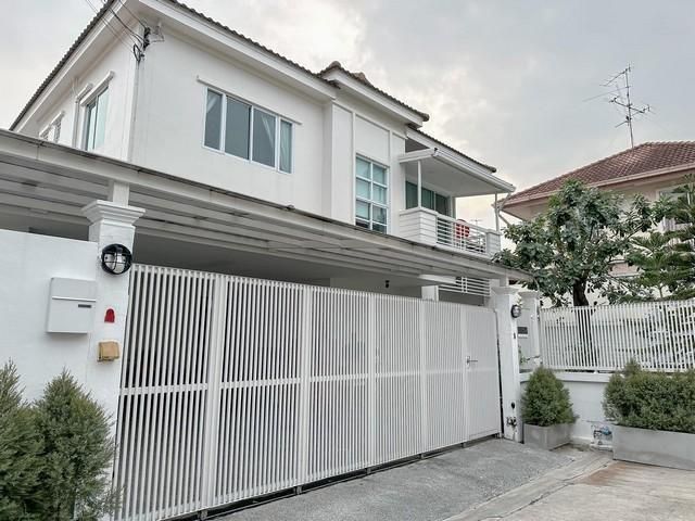 ขายบ้าน - ขายบ้านเดี่ยว 2 ชั้น ลาดพร้าว 71 สังคมสงเคราะห์ รีโนเวทใหม่ ใกล้เลียบทางด่วนรามอินทรา