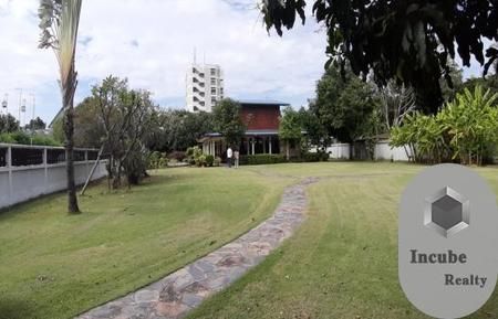 ขายที่ดิน - ดีลร้อน! คนสนใจเยอะ ขายที่ดิน ลาดพร้าว กรุงเทพ 4-0-81 ไร่255 ล้านบาท