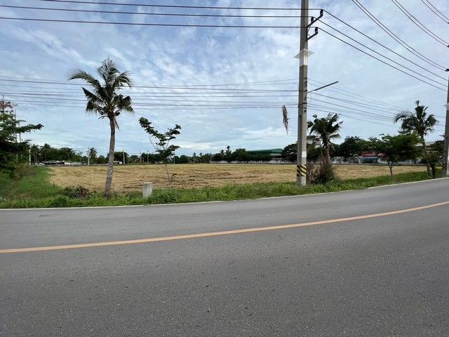 ขายที่ดิน - ขายที่ดินเหมาะในการทำทาว์เฮ้าส์ ทาว์โฮม บ้านจัดสรร และโกดังสินค้า จังหวัดสมุทรสาคร