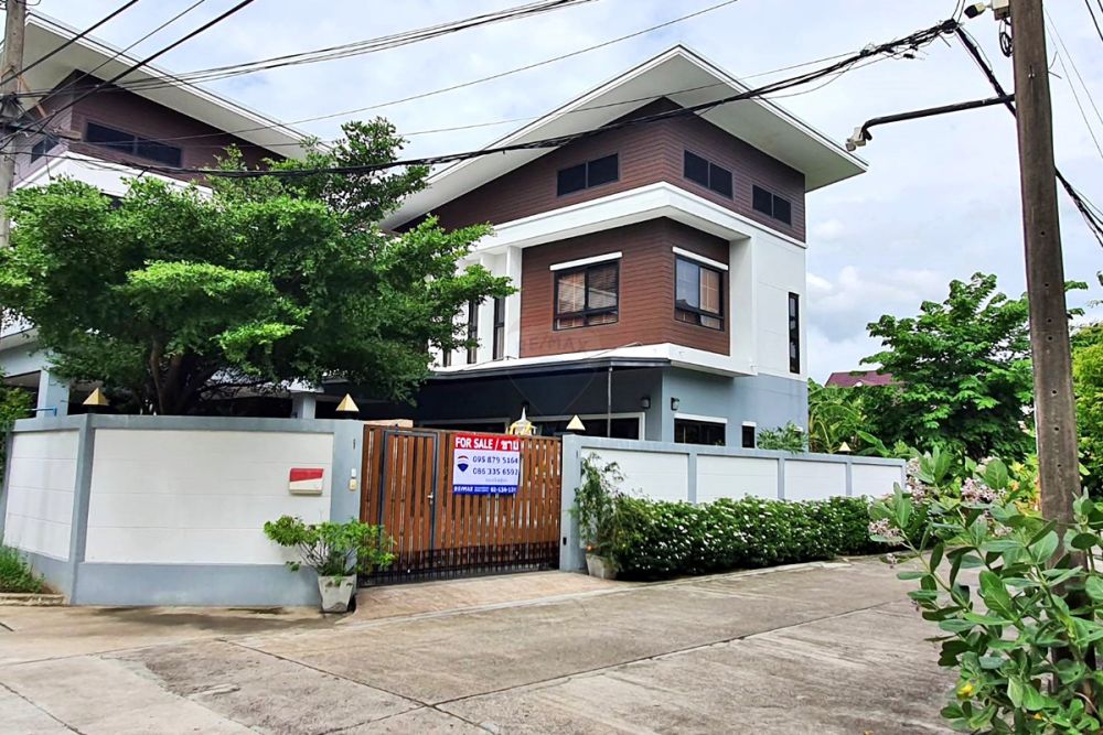 ขายบ้าน - ขาย บ้านเดี่ยว 2 ชั้น 93 ตารางวา หมู่บ้าน วิสุทธาวิลล์ รามอินทรา 101/3 หัวมุม ติดรถไฟฟ้า