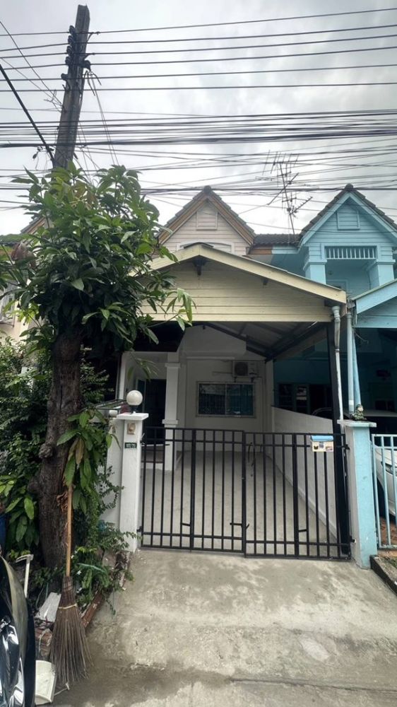 ขายทาวน์เฮาส์ - ขายทาวน์เฮาส์ 2 ชั้น หมู่บ้าน กฤษณา ร่มเกล้า ซ.ร่มเกล้า12 เขตมีนบุรี ตกแต่งพร้อมอยู่