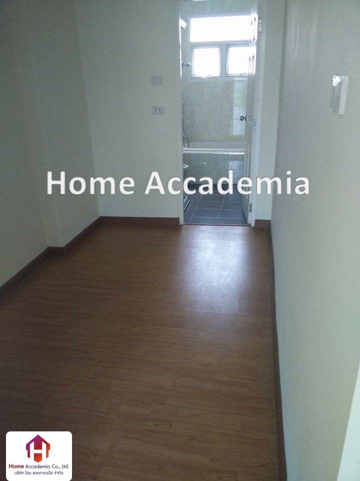 ขายทาวน์เฮาส์ - ขายทาวน์โฮม 3.5 ชั้น ซ. นาคนิวาส 48 แยก 14-3 บ้านหลังมุม ทำเลดี