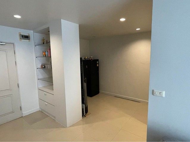 ขายคอนโด - ขายด่วน คอนโดเดอะนิช ลาดพร้าว 48 เฟส2 จากปากซอยใกล้สถานีรถไฟฟ้า YL โชคชัย 4 700 เมตร