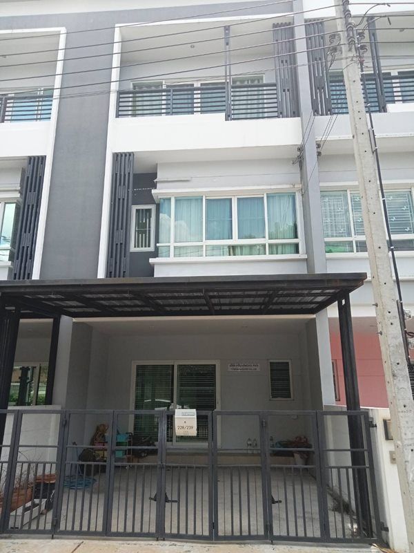 ขายทาวน์เฮาส์ - ขายด่วน ทาวน์โฮม 3 ชั้น หมู่บ้าน The Ricco Town วัชรพล ใกล้ 5 แยกวัชรพล ย่านร่วมมิตรพัฒนา สุขาภิบาล 5 รามอินทรา