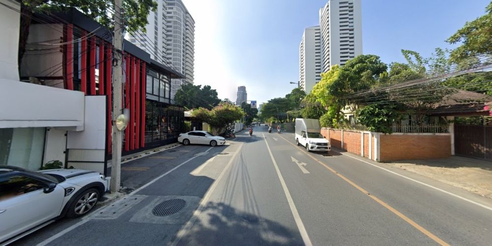 ขายที่ดิน - ขายบ้านพร้อมที่ดิน ในซอยเอกมัย 10 ใกล้โรงพยาบาลสมิติเวชสุขุมวิท!