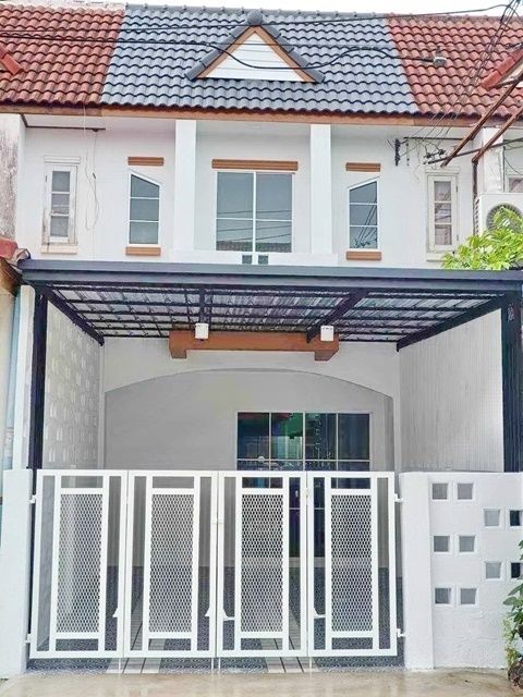 ขายทาวน์เฮาส์ - ม.เทคโนโลยีมหานคร ขายทาวน์เฮ้าส์ 2 ชั้น อยู่วิทยา หนองจอก กทม. 16 ตรว. โลตัส 2นอน 2น้ำ 2จอดรถ