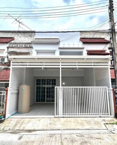 ขายทาวน์เฮาส์ - ขายด่วน ทาวน์เฮ้าส์ 2 ชั้น หมู่บ้านชมฟ้า-วรางกูล คลอง 2 รีโนเวทใหม่ทั้งหลัง