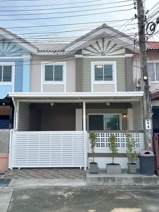 ขายทาวน์เฮาส์ - ทาวน์เฮาส์รีโนเวทตกแต่งใหม่พร้อมเข้าอยู่ พฤกษา 43 ถนนเมน ซอยคลองถนน บางแม่นาง บางใหญ่ นนทบุรี