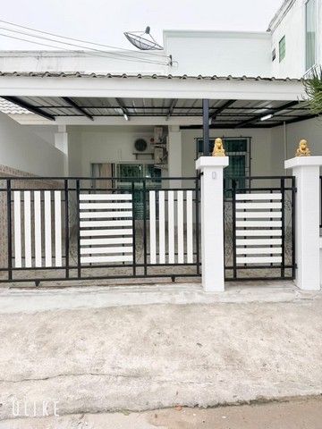 ขายบ้าน - ทาวน์เฮ้าส์ชั้นเดียว หมู่บ้านเอกมงคล ซอยเขาตาโลพัทยาใต้ บางละมุง ชลบุรี