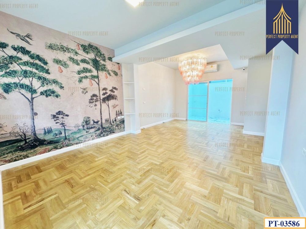 ขายทาวน์เฮาส์ - ขายทาวน์เฮ้าส์ L&H แต่งสวย พร้อมอยู่ สไตล์ยุโรป อินดี้ บางนา-ราม 2 Indy Bangna-Ramkhamhaeng