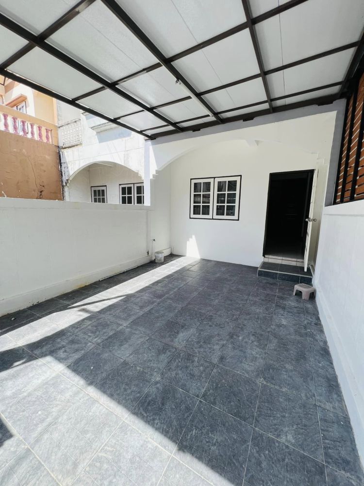 ขายทาวน์เฮาส์ - ขาย ทาวน์เฮาส์ 2 ชั้น หมู่บ้าน เปรียบทอง2 17 ตร.ว.