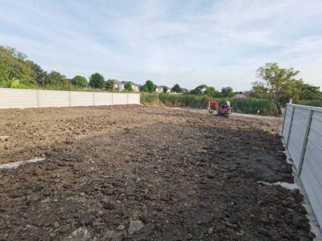 ขายที่ดิน - ขายที่ดิน 180 ตารางวามี 2แปลงๆละ90ตรว.ติดกัน พิกัดที่ดินถนนรามอินทรา 65 แยก 2-2 เป็นที่ดินเปล่า ถมแล้ว ทำรั้วแล