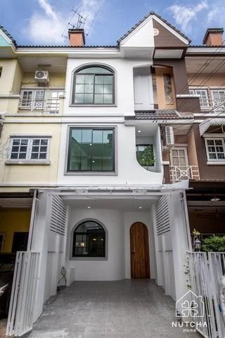 ขายทาวน์เฮาส์ - ขายทาวน์โฮม 3 ชั้น เกตุนุติเชอมีเน่ ลาดพร้าว 87 รีโนเวทใหม่ ใกล้ CDC และMRTลาดพร้าว83