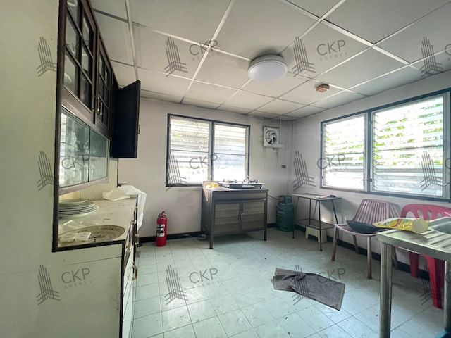 ขายบ้าน - ขาย บ้านเดี่ยว พื้นที่กว้างขวาง ขนาด 113 ตร.วา ใกล้ถนนใหญ่หลายสาย ใกล้แหล่งชุมชน